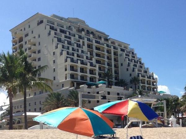 The Atlantic Hotel & Spa Condo : photo 10 de la chambre suite lit king-size - vue sur océan