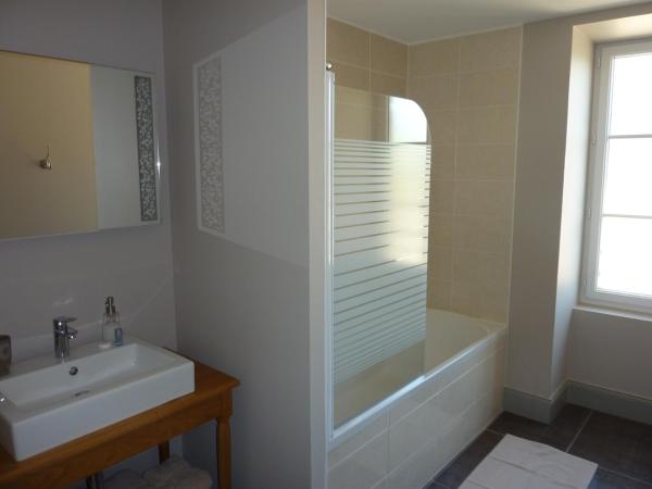 Gentilhommière de la Grande Toutenais : photo 1 de la chambre chambre double deluxe avec baignoire