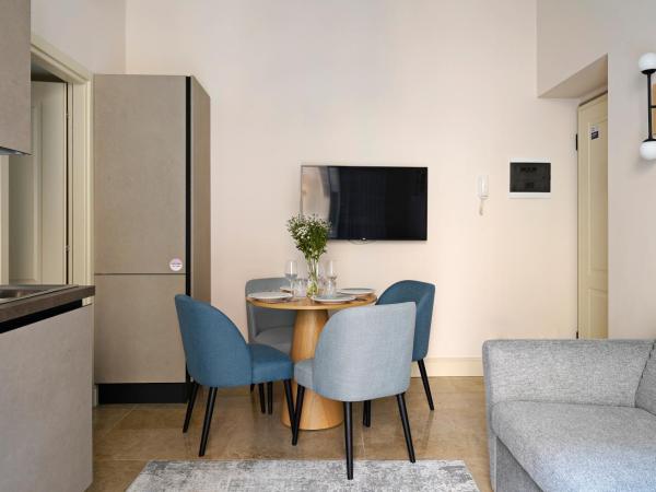 numa I Loreto Apartments : photo 2 de la chambre 1 bedroom apartment with balcony and sofa bed