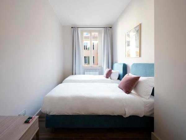 numa I Loreto Apartments : photo 6 de la chambre large 2 bedroom apartment with balcony and sofa bed