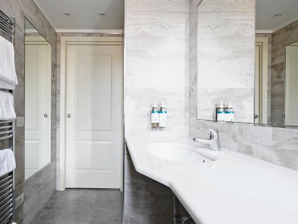 numa I Loreto Apartments : photo 10 de la chambre large 2 bedroom apartment with balcony and sofa bed