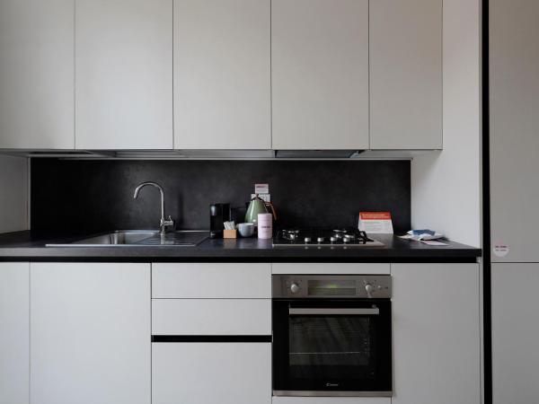 numa I Loreto Apartments : photo 7 de la chambre large 2 bedroom apartment with balcony and sofa bed