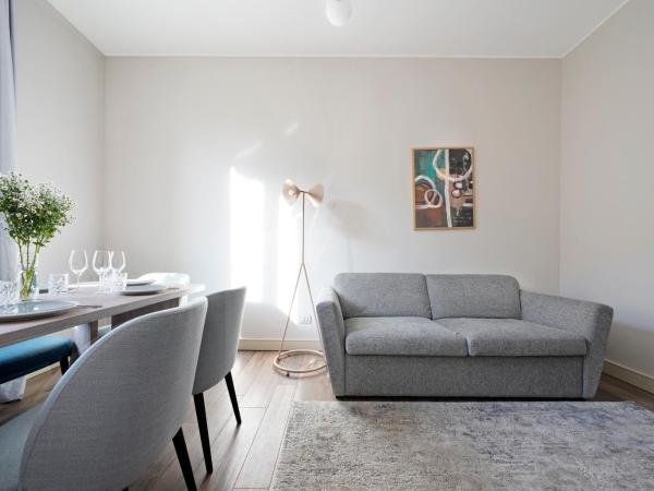 numa I Loreto Apartments : photo 9 de la chambre large 2 bedroom apartment with balcony and sofa bed