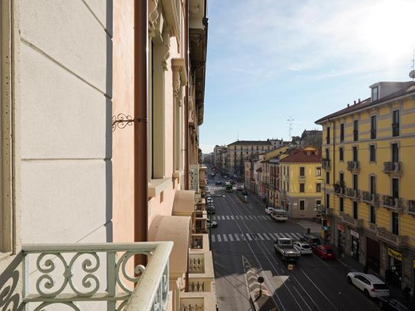 numa I Loreto Apartments : photo 8 de la chambre large 2 bedroom apartment with balcony and sofa bed