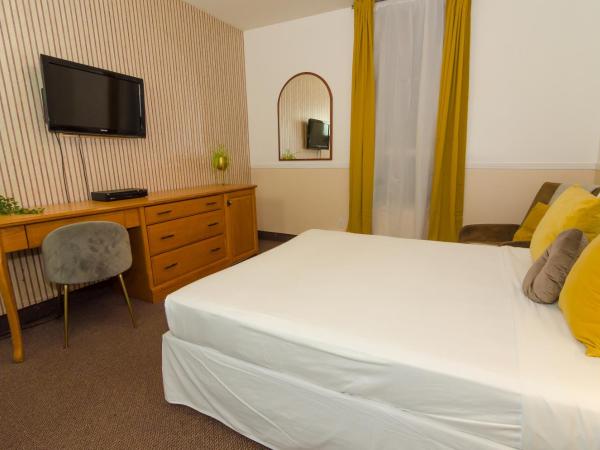 Hotel Dorion : photo 3 de la chambre chambre standard lit queen-size