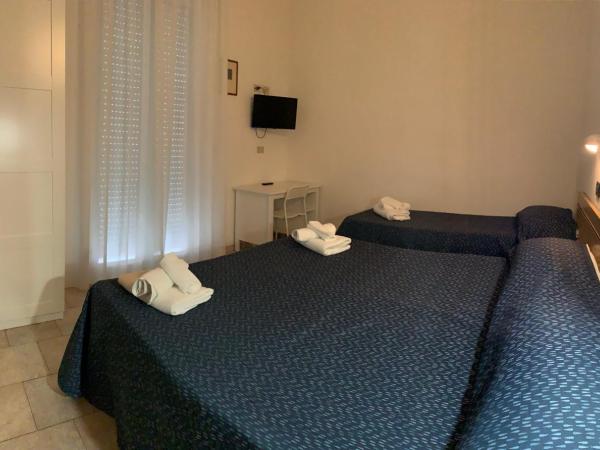 Hotel Marylise : photo 7 de la chambre chambre triple