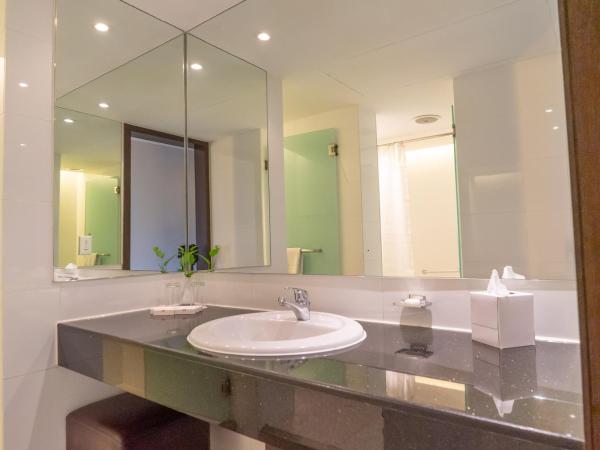 Seri Pacific Hotel Kuala Lumpur : photo 4 de la chambre chambre lit king-size deluxe