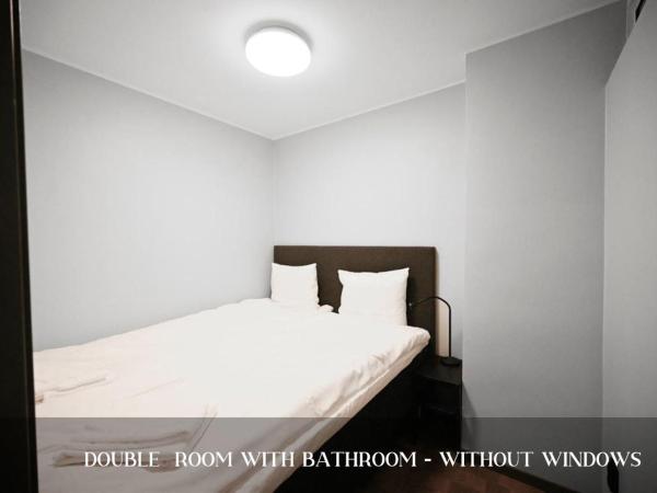 Old Town Stay Hotel : photo 1 de la chambre chambre double avec salle de bains privative sans fenêtre