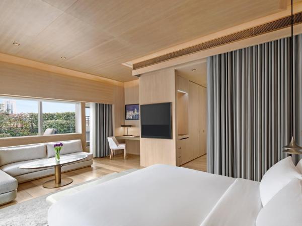 Hyatt Centric Levent Istanbul : photo 2 de la chambre suite lit king-size avec terrasse