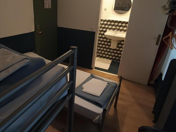 Caulaincourt Montmartre by Hiphophostels : photo 1 de la chambre lit simple dans dortoir pour femmes