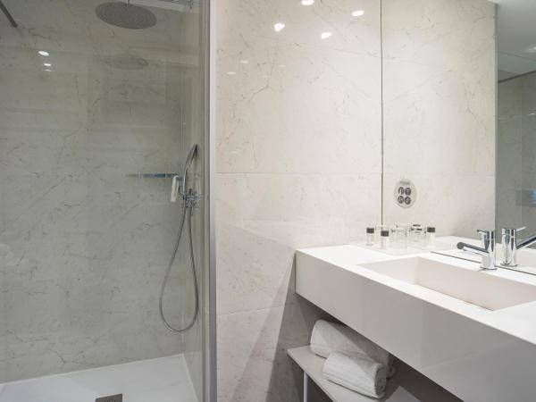 HF Fenix Porto : photo 1 de la chambre hébergement familial confort (2 adultes + 2 enfants de moins de 12 ans)