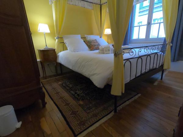 Le 31 B&B Amboise Centre : photo 4 de la chambre chambre double
