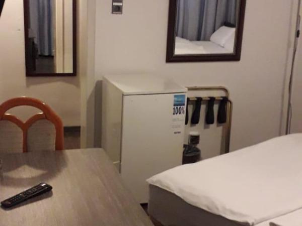 Hotel Berliner Hof : photo 5 de la chambre chambre deluxe avec 2 lits queen-size