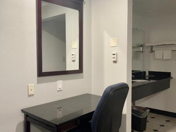 Capital City Inn Downtown Convention Center : photo 3 de la chambre chambre avec 2 grands lits queen-size