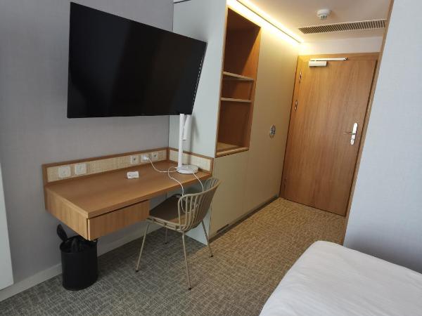 Hotel Zhong Hua : photo 8 de la chambre chambre double deluxe - vue sur mer