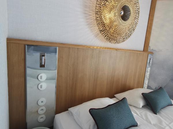 Hotel Zhong Hua : photo 4 de la chambre chambre double deluxe - vue sur mer
