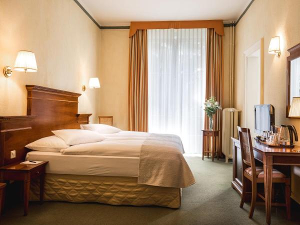 Hotel Reine Victoria by Laudinella : photo 1 de la chambre chambre double Économique