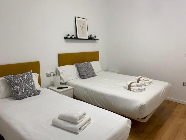 INSIDEHOME Valladolid Centro -Hab con baño privado en el centro y OPCION DE PARKING- : photo 7 de la chambre chambre double avec lit d'appoint