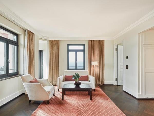 The Dolder Grand - City and Spa Resort Zurich : photo 10 de la chambre grande suite junior avec balcon - vue panoramique