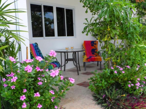 Baan Sabaaidee - Adult Friendly : photo 4 de la chambre chambre double confort avec terrasse