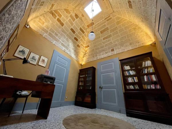 Palazzo de Carlo e il parco dei 7 pozzi : photo 6 de la chambre suite avec balcon