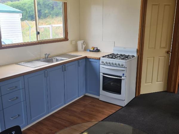 Discovery Parks - Mornington Hobart : photo 3 de la chambre standard cabin - double - sleeps 4