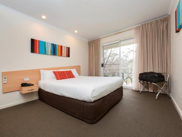 Ramada Encore Belconnen : photo 1 de la chambre chambre lit queen-size