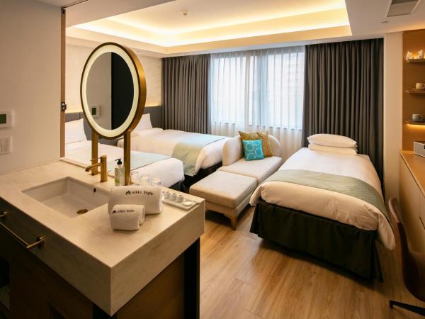 Nikko Style Nagoya : photo 1 de la chambre chambre lits jumeaux premier avec lit d'appoint