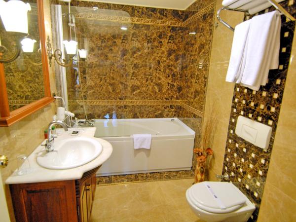 Aspen Hotel Kaleiçi : photo 3 de la chambre suite avec balcon