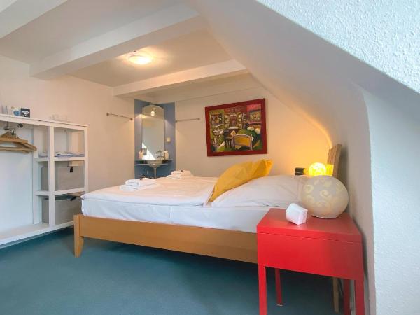 Frauenhotel Hanseatin - Women Only : photo 5 de la chambre chambre double avec salle de bains commune