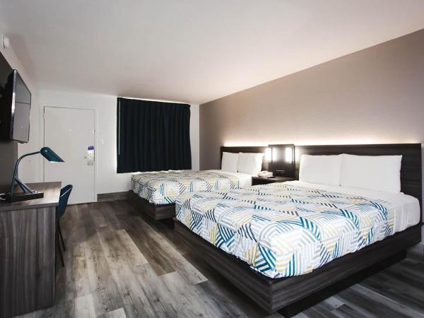Studio 6 Houston TX Medical Center NRG Stadium : photo 4 de la chambre chambre deluxe avec 2 lits queen-size - non-fumeurs