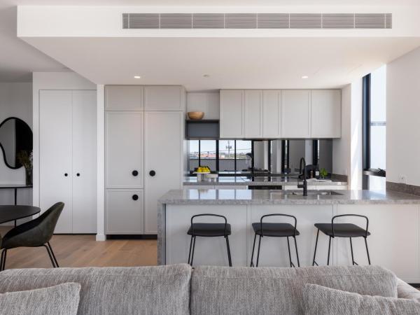 Caroline Serviced Apartments Richmond : photo 1 de la chambre appartement avec balcon