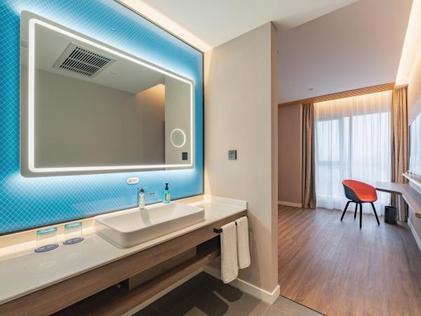 Holiday Inn Express Shanghai Expo Centre, an IHG Hotel : photo 4 de la chambre standard king room with extra floor space