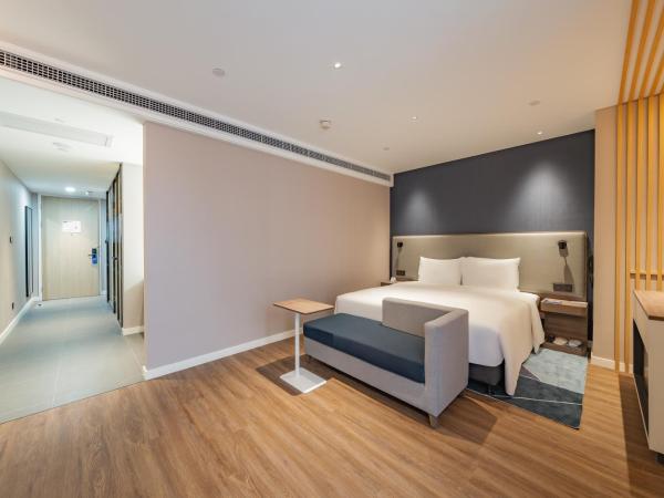 Holiday Inn Express Shanghai Expo Centre, an IHG Hotel : photo 6 de la chambre standard king room with extra floor space