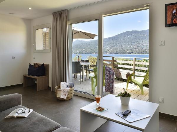 Hôtel Sampiero Corso : photo 1 de la chambre appartement confort avec vue sur mer