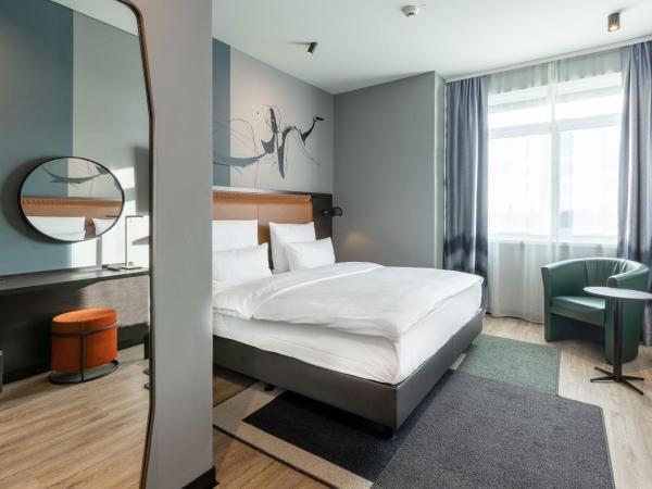 TITANIC Comfort Kurfürstendamm : photo 2 de la chambre chambre standard lit queen-size