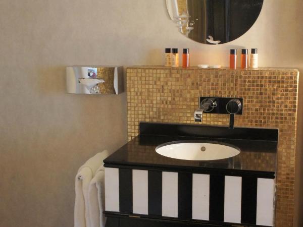 Tonic Hotel Saint Germain des Prés : photo 8 de la chambre chambre double classique avec baignoire