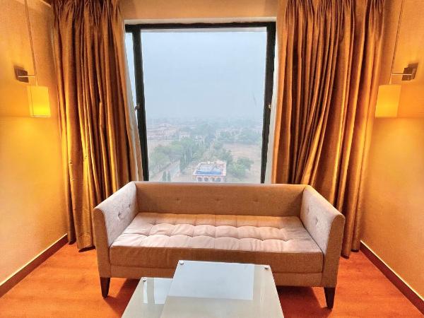 Ramada by Wyndham Jaipur North : photo 5 de la chambre 2 queen beds, club room city view, non-smoking