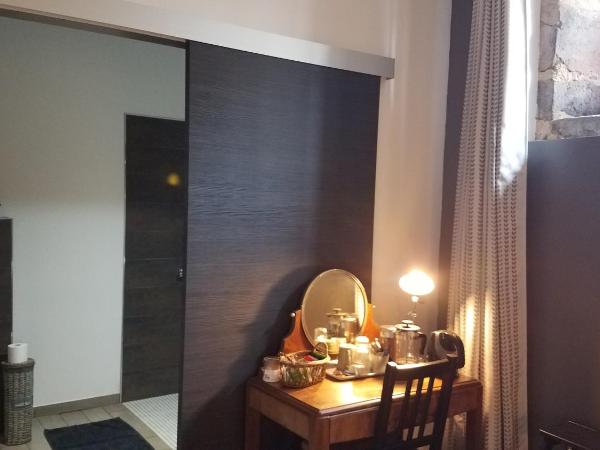 Château Besson : photo 3 de la chambre chambre lit king-size - accessible aux personnes à mobilité réduite