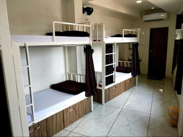 Hotel Milan : photo 8 de la chambre lit simple dans dortoir à 6 lits