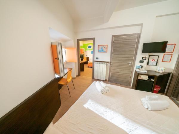 Hotel Cairoli : photo 2 de la chambre grande chambre quadruple