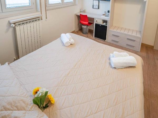Hotel Cairoli : photo 10 de la chambre chambre double ou lits jumeaux premium