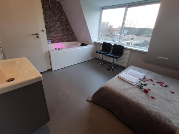 Hotel-Chao NL 24 hours open : photo 7 de la chambre chambre double deluxe avec baignoire