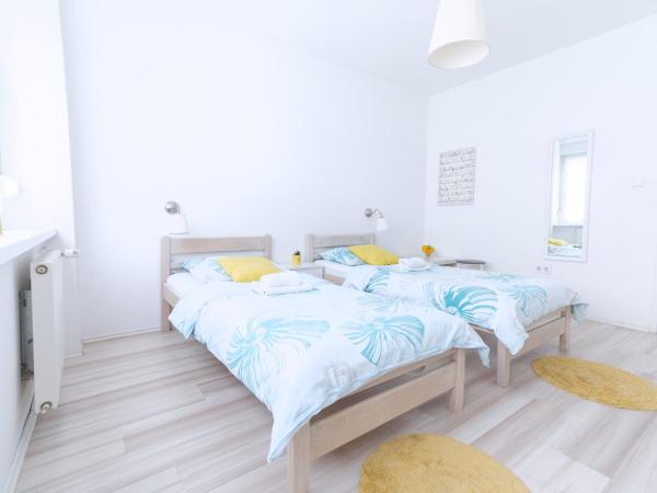 The Dots Hostel : photo 3 de la chambre chambre lits jumeaux standard avec salle de bains commune