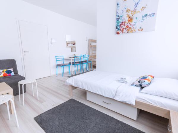 The Dots Hostel : photo 2 de la chambre chambre familiale avec salle de bains commune