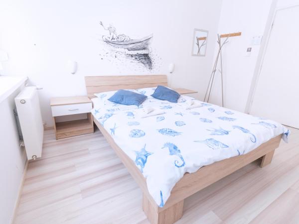 The Dots Hostel : photo 6 de la chambre chambre double standard avec salle de bains commune