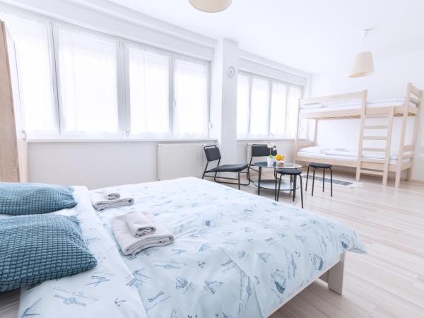 The Dots Hostel : photo 2 de la chambre chambre double familiale