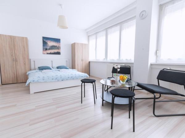 The Dots Hostel : photo 3 de la chambre chambre double familiale