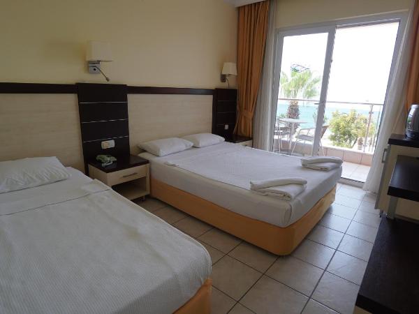 Kleopatra Balik Hotel : photo 2 de la chambre chambre double - vue sur mer