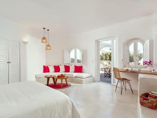 Finikia Memories Hotel : photo 5 de la chambre chambre lit king-size - vue sur piscine